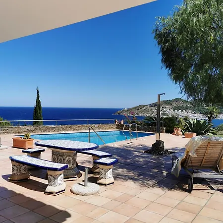 Casa Gudrun Holiday home *